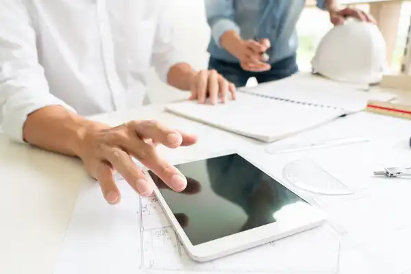 O papel da engenharia na estratégia comercial: por que técnico e vendas precisam andar juntos